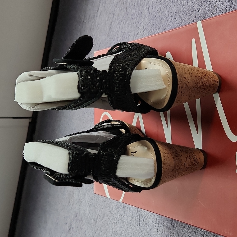 Impo cork and straw platform sandals.  Size 8. New without tags - Picture 4 of 4